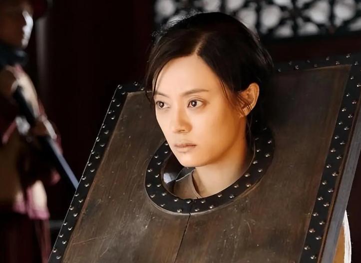 古代女囚斩首前为啥要脱光衣服？羞辱只是其中一个原因，背后还藏着更现实的考量。
