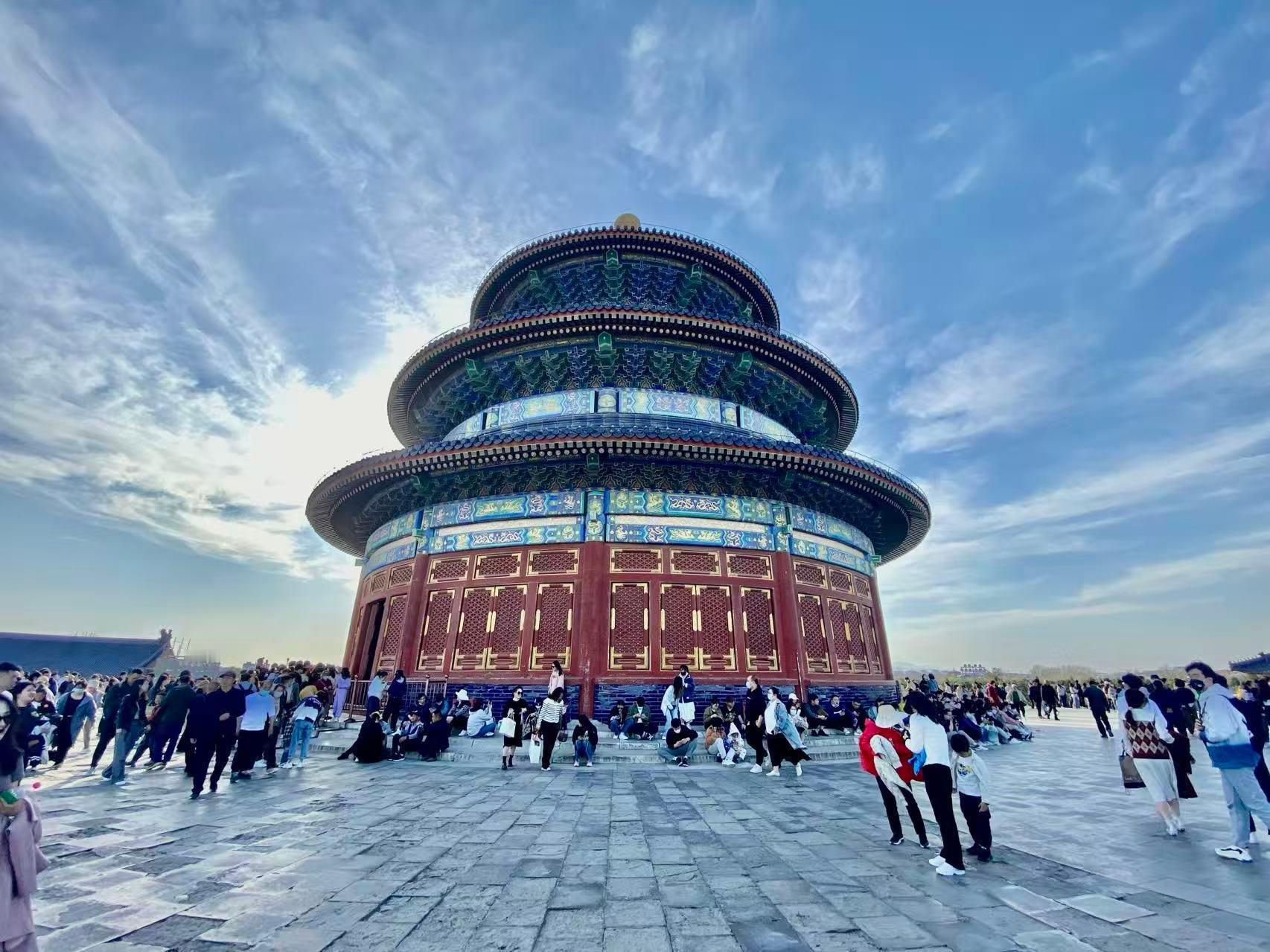 今日天坛成焦点，也发一组亲自所拍天气格外好时的伟大的天坛。 