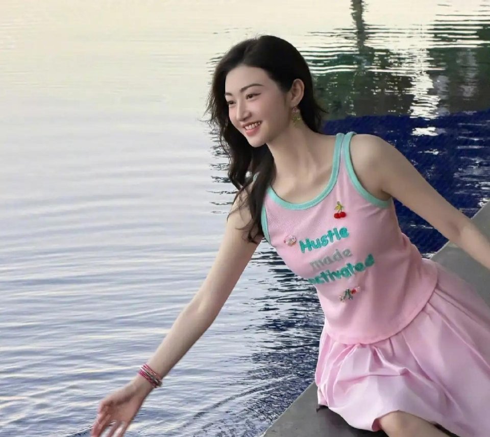 风波愈演愈烈，这场纠纷，真的会让景甜遭到封杀吗？ ​​​