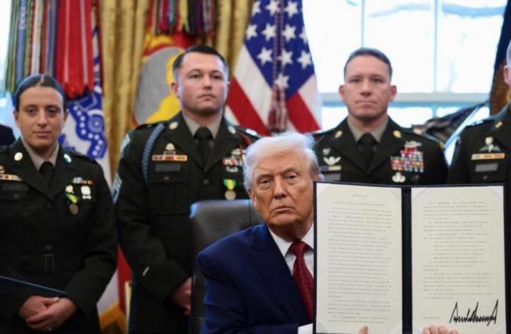 特朗普为什么要把芬太尼列为大规模杀伤性武器？

美国总统特朗普周一（12月15日