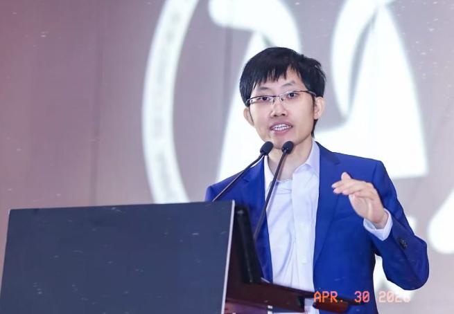 美国的外交电报突然发往全球。白纸黑字只有一句话：警告所有国家，离那个叫DeepS