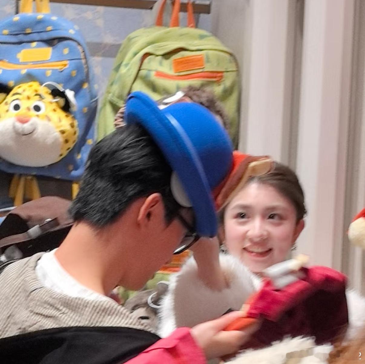 心动的信号8网友迪士尼偶遇方蓝cp徐如蓝X方益炯 朱迪X尼克 