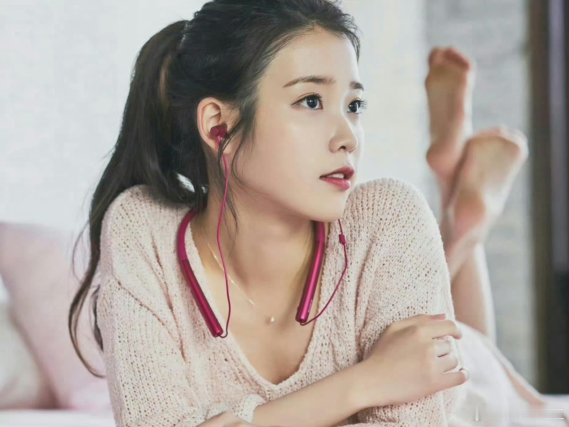 IU李知恩 这姿势是真美啊[老师爱你] ​​​