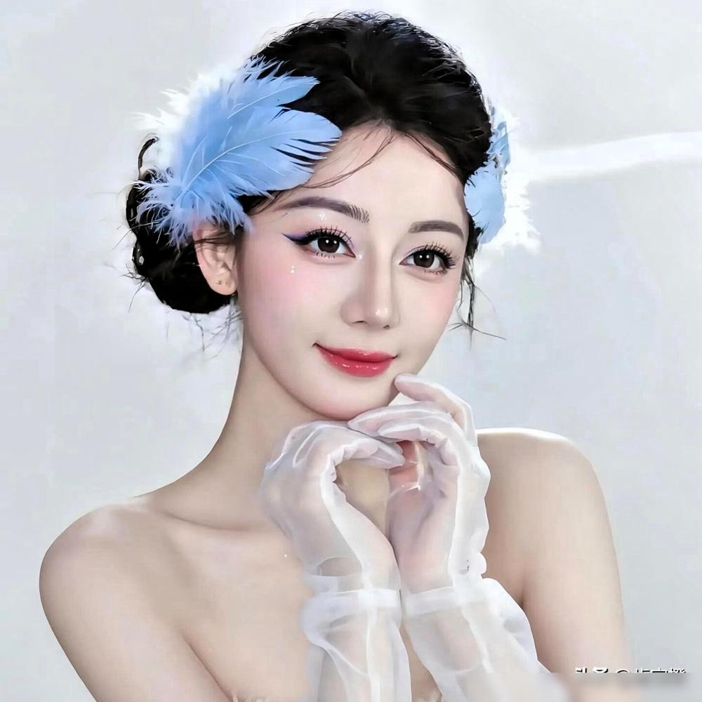 没名气的短剧演员都在巴黎喝咖啡了，团队却把内娱顶流迪丽热巴扔进战火纷飞的中东整整