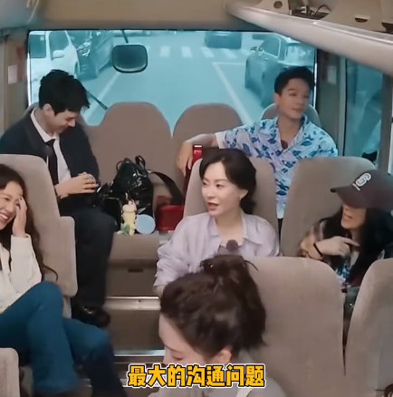 花少神一季鬼一季 这一季嘉宾全员正常，没有狗血剧情，全是笑点。快乐就完了，哈哈哈