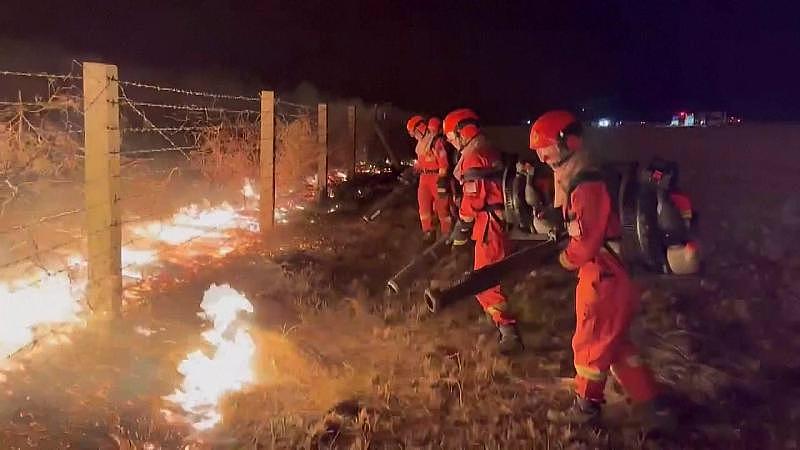 中蒙边境草原火灾频发，是极端自然条件、人为管控漏洞、长期生态退化多重因素叠加的结