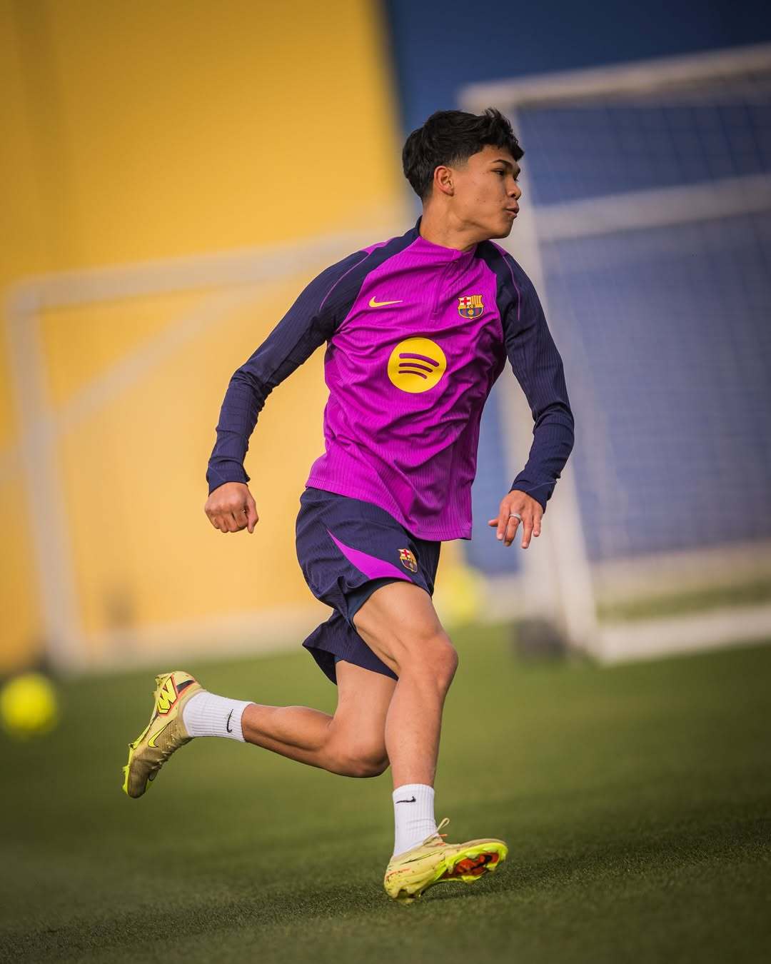 巴萨今天的训练足球