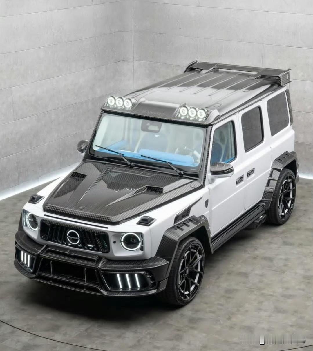 MANSORY Grande Entrée 基于梅赛德斯G级G63限量发行。
