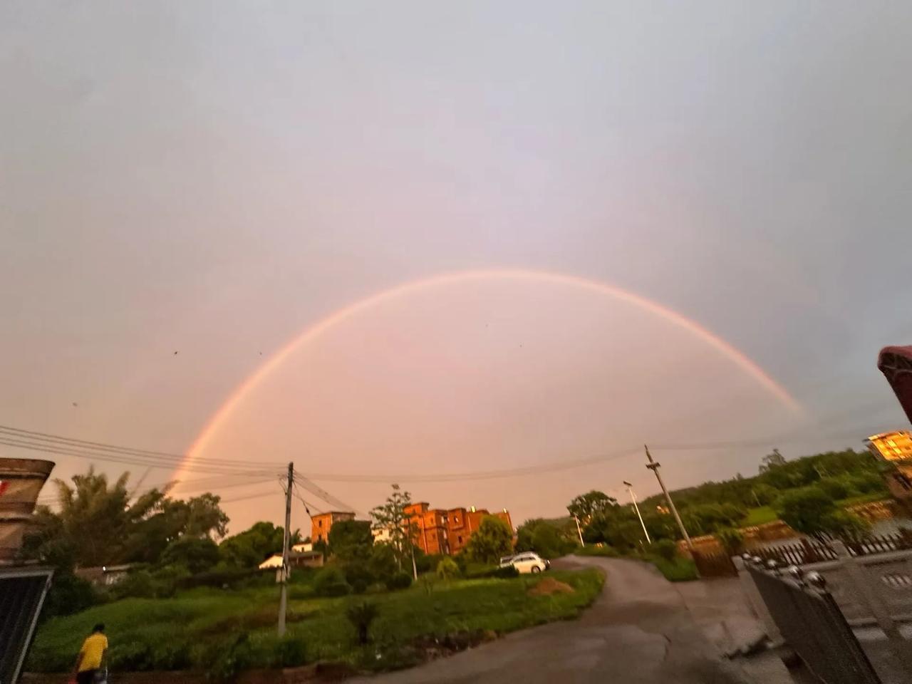 雨后见彩虹，太治愈了～