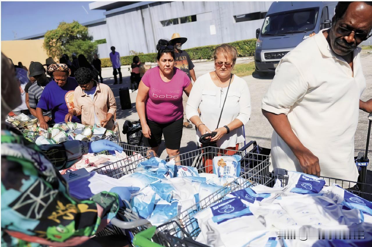 11月4日，据央视新闻报道，美国旅游协会致信国会，敦促在近期美传统节日出行高峰前