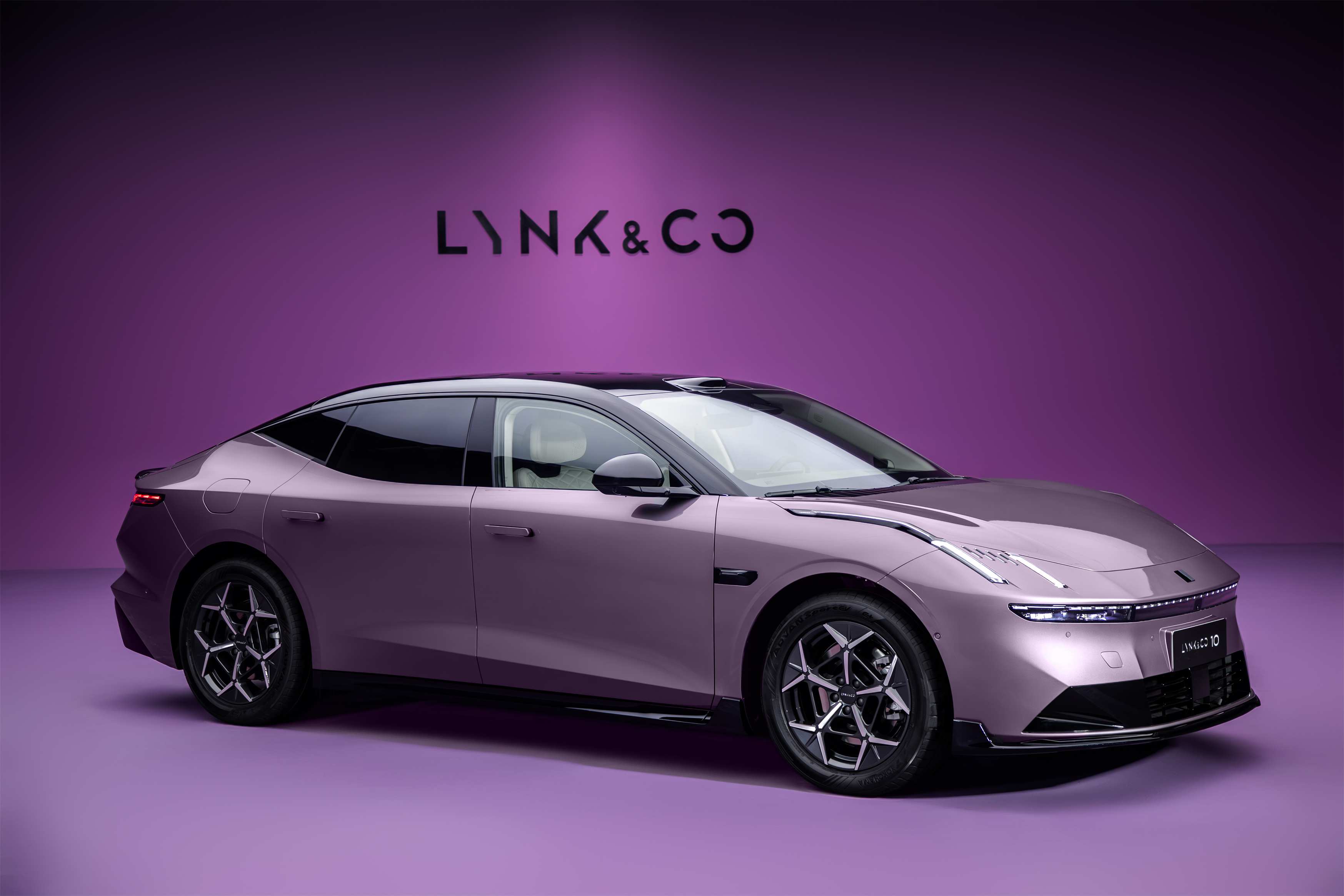 领克领克10 EM-P全系顶配预售19.2万起领克10 EM-P全系四驱索尔太顶