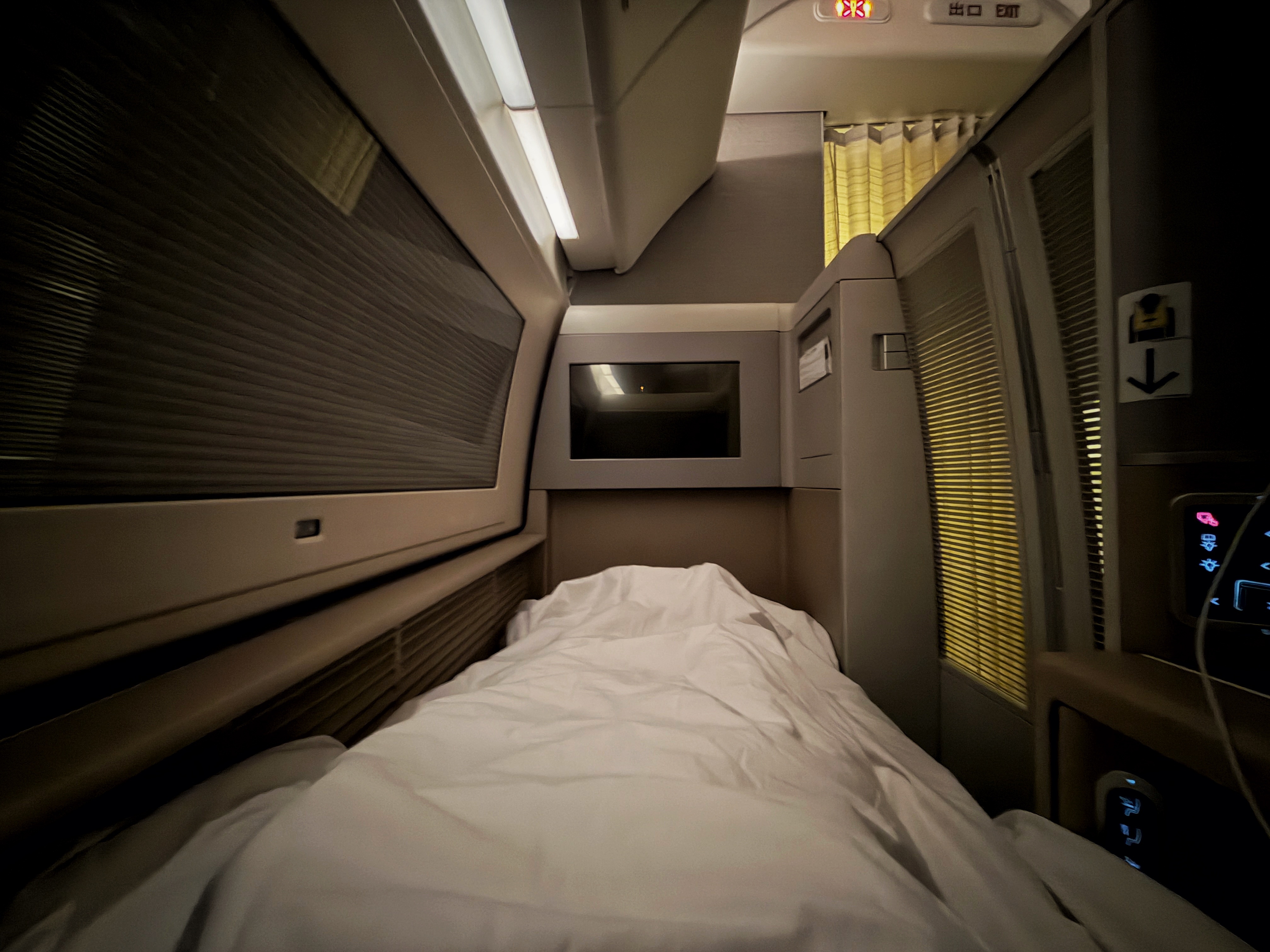 睡醒了 戴上耳机速度起来工作💻欣哲频道冠军之路百年灵