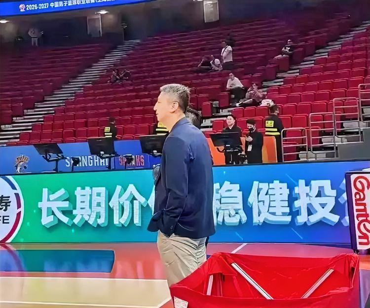 中国男篮主帅郭士强可谓用心良苦！今日上海男篮坐镇主场对阵广东男篮，值得一提的是，