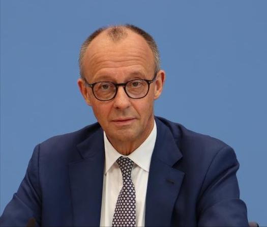 德国总理默茨访华行程备受关注，这场跨越欧亚大陆的访问，承载着中欧经贸往来的现实需