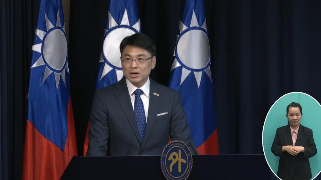 台“外事部”发表声明，

7月21日，针对中菲于仁爱礁附近爆发冲突，菲律宾军方称