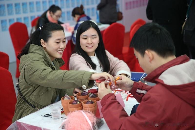 同居怀孕了，男方的义务可不少。从伦理道德上讲，得照顾、协助女方。要是孩子出生，那