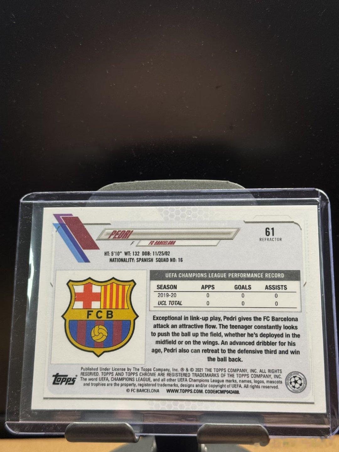 2020-21赛季Topps Chrome欧冠联赛系列推出了佩德里的新秀卡。 ​