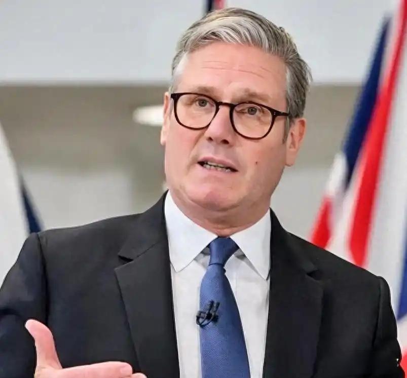 【英国首相斯塔默、立陶宛总理鲁吉尼埃内辞职了，马克龙为何能坚守到现在】
    