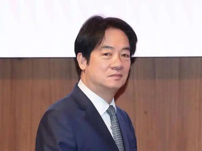 日菲挑衅后，台当局三天两次变脸，狼狈改口认怂，解放军良机来了..
 
日菲擅自启