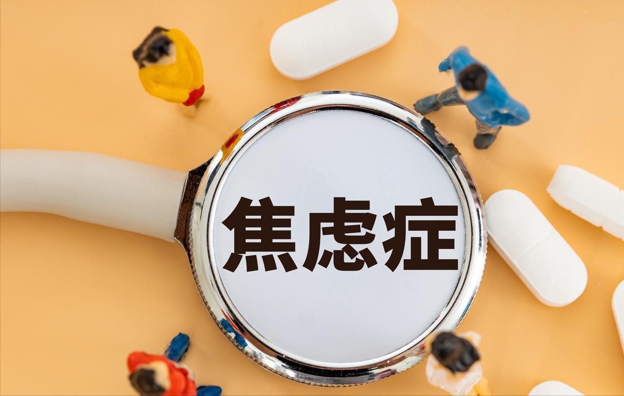 昨天碰到一个困在焦虑症牢笼里的囚犯，她给自己硬安了一个小细胞肺癌的诊断，即使我告