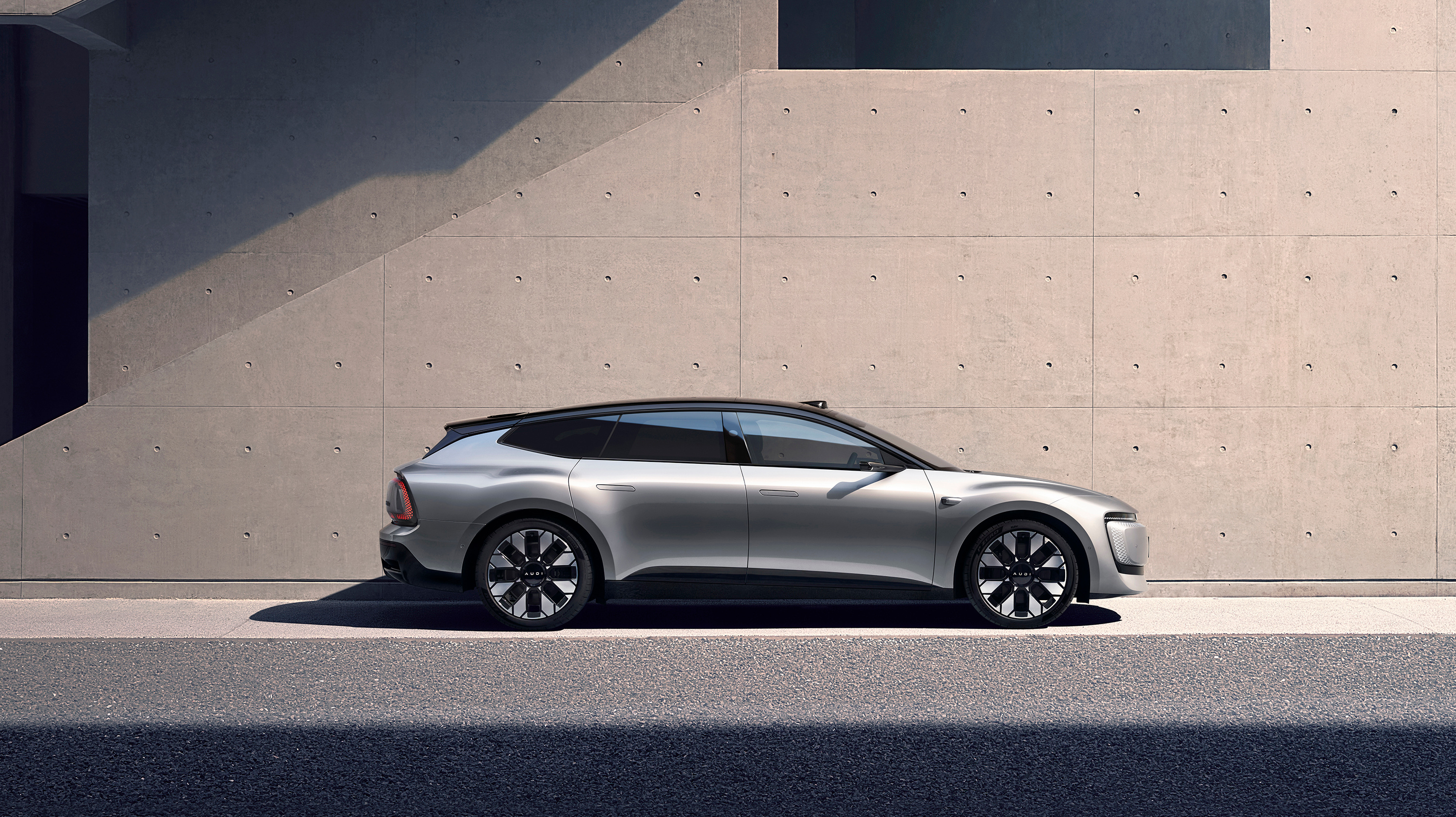 奥迪 E5 Sportback预售价限时23.59万起，大顶配才31.99万，这