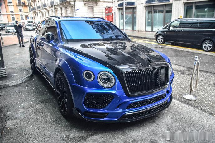 宾利Bentley Mansory Bentayga，颜色太漂亮了！#汽车# ​