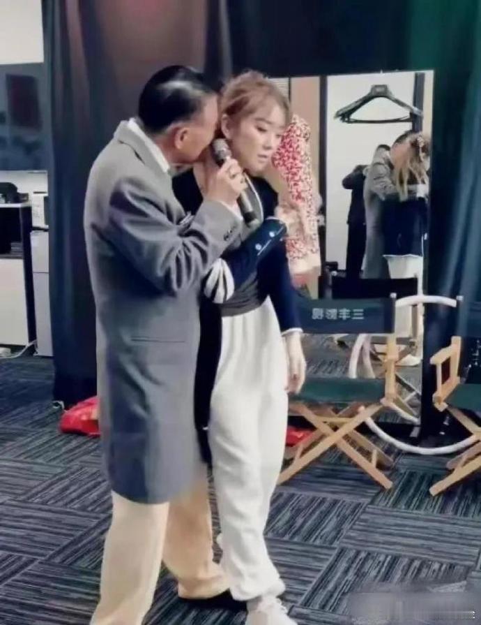 怪不得以前的那班演员都不跟万梓良玩 ​​​