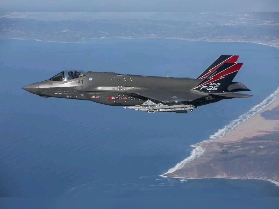 军工产业成为持续影响大国竞争力的关键因素，尤其是对一直以军工霸权自居的美国而言，