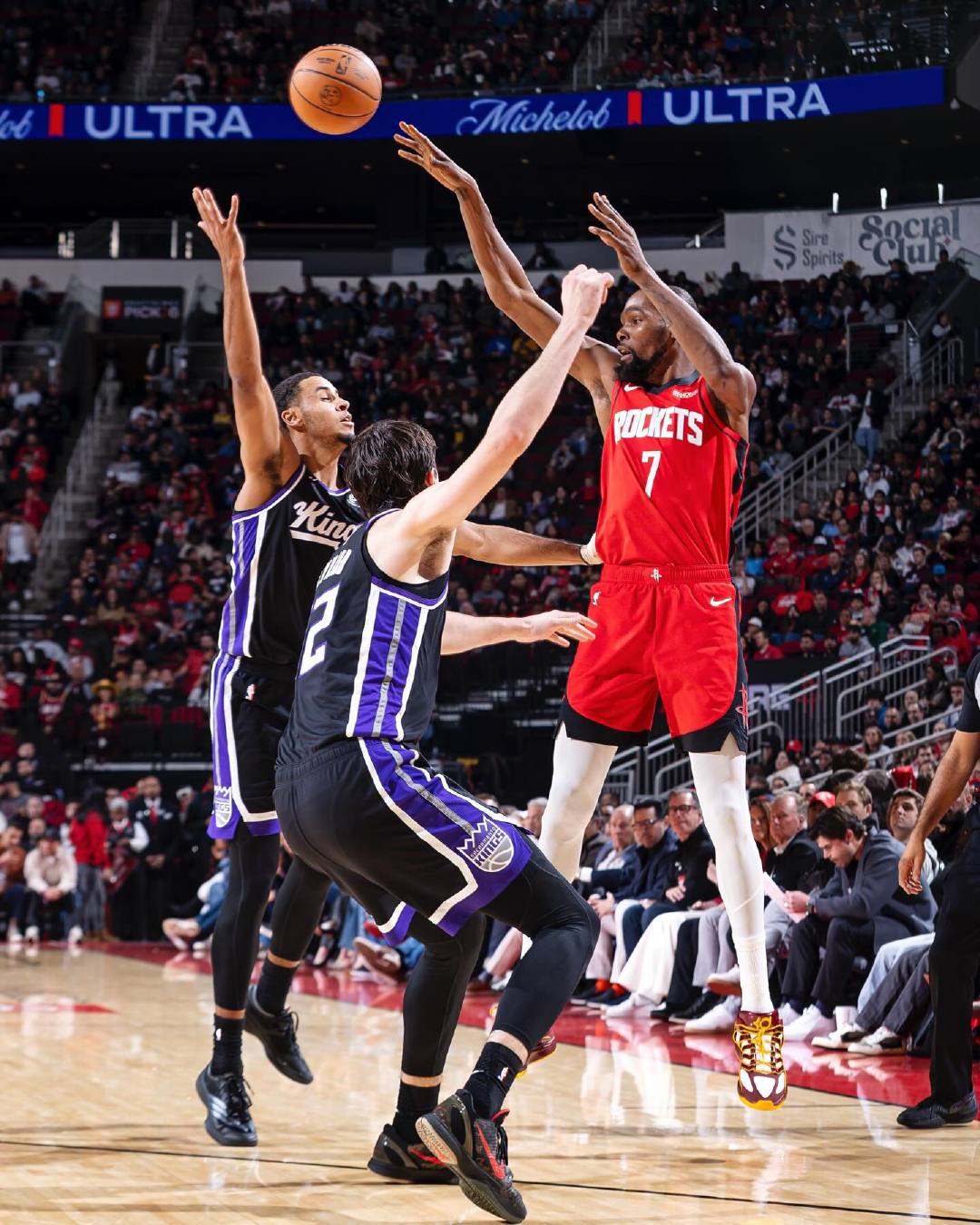 【篮球训练师Dash Lovell谈杜兰特与火箭队友的初期磨合情况】– 杜兰特为