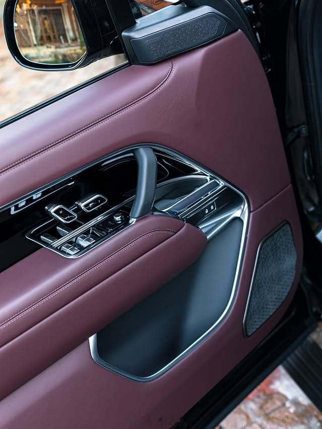 💜揽胜的紫色内饰好看吗？ 