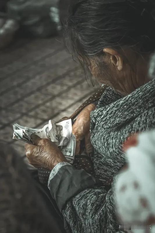 花7万救被拐妇女反涉罪？这结局太唏嘘

仗义疏财还是猫腻重重？男子花7万多救下被