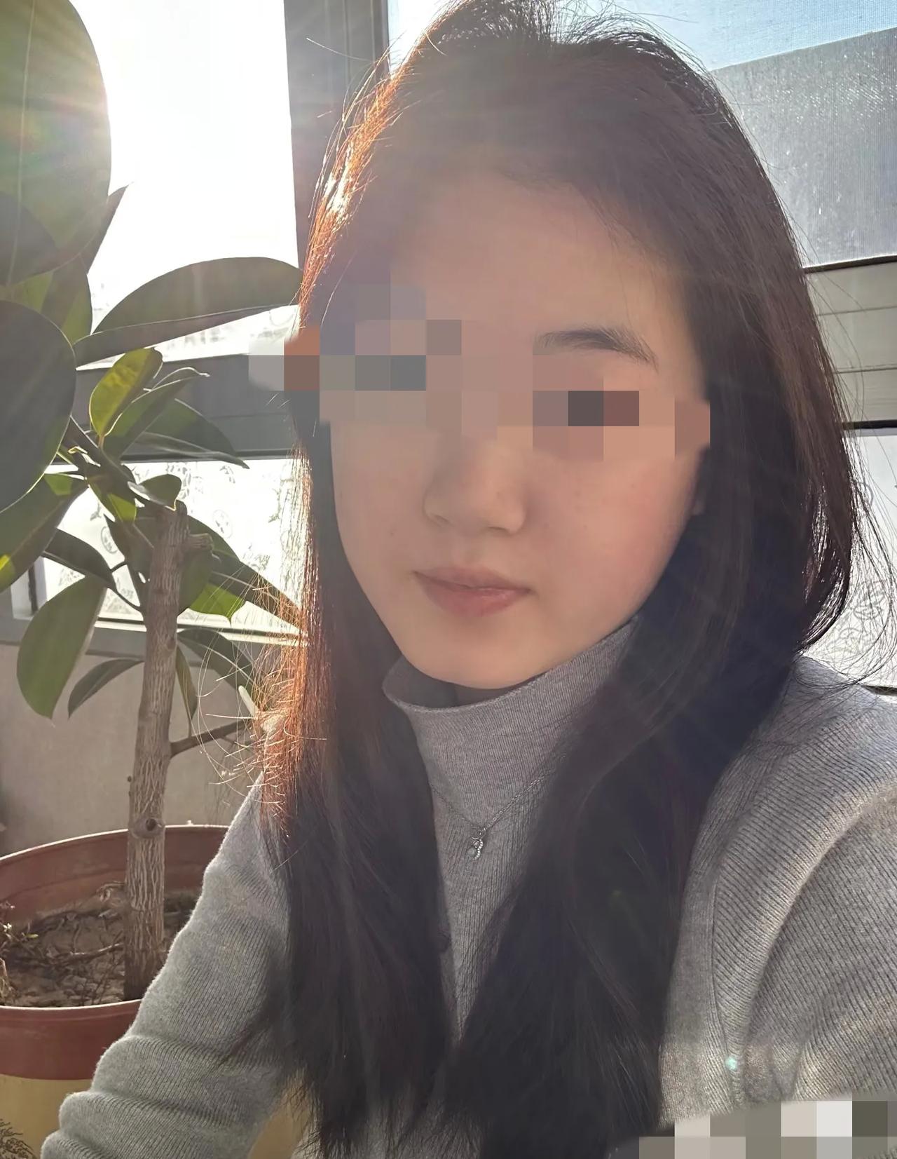 情绪总在爆发前沉默，

离婚成了唯一出口，

家里早就不像家了。

最近盐城好几