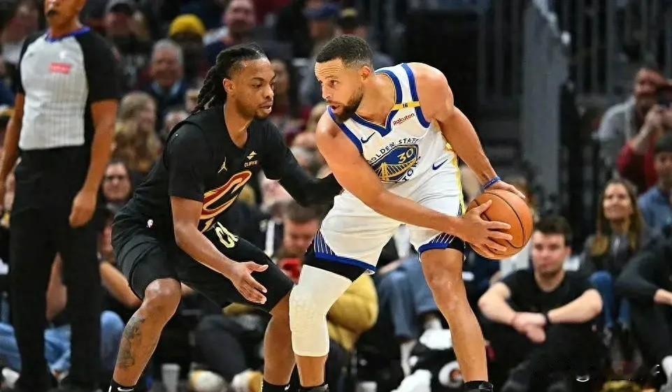 勇士遭遇赛季客场首败！库里12分创赛季新低，骑士创55年最佳开局
骑士队主场迎战