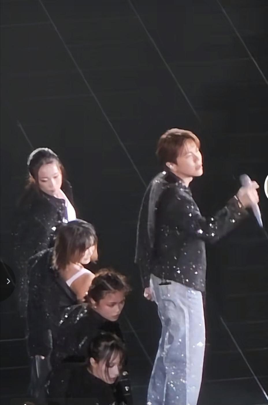 张敬轩今晚的英皇演唱会表演被取消了，他们给出的理由是身体严重不适，确诊为急性内耳