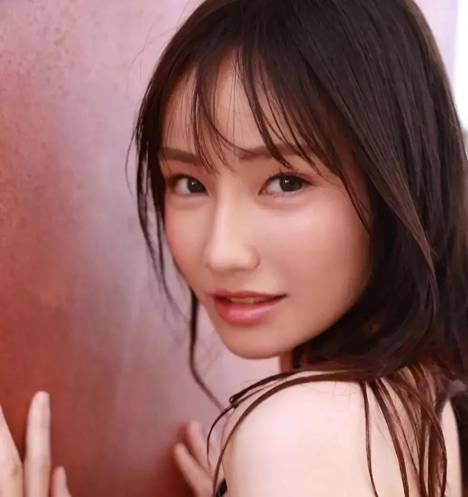 这几年随着国产车出口的增加，日本影视的素人质量也越来越高了。


我们知道，汽车
