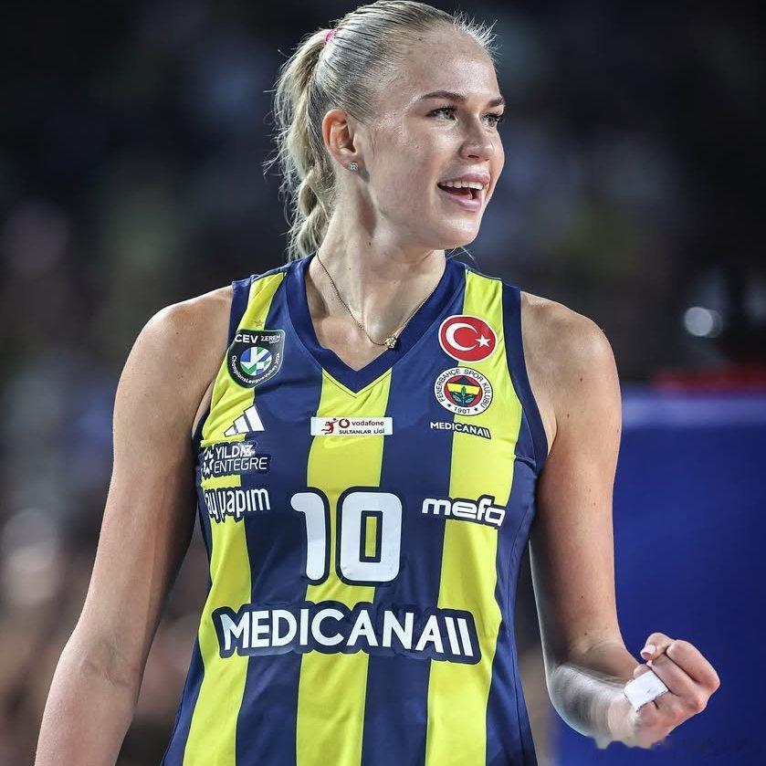 🔵🟡 费内巴切俱乐部关于阿丽娜·费多罗夫采娃的声明“我俱乐部费内巴切Medi