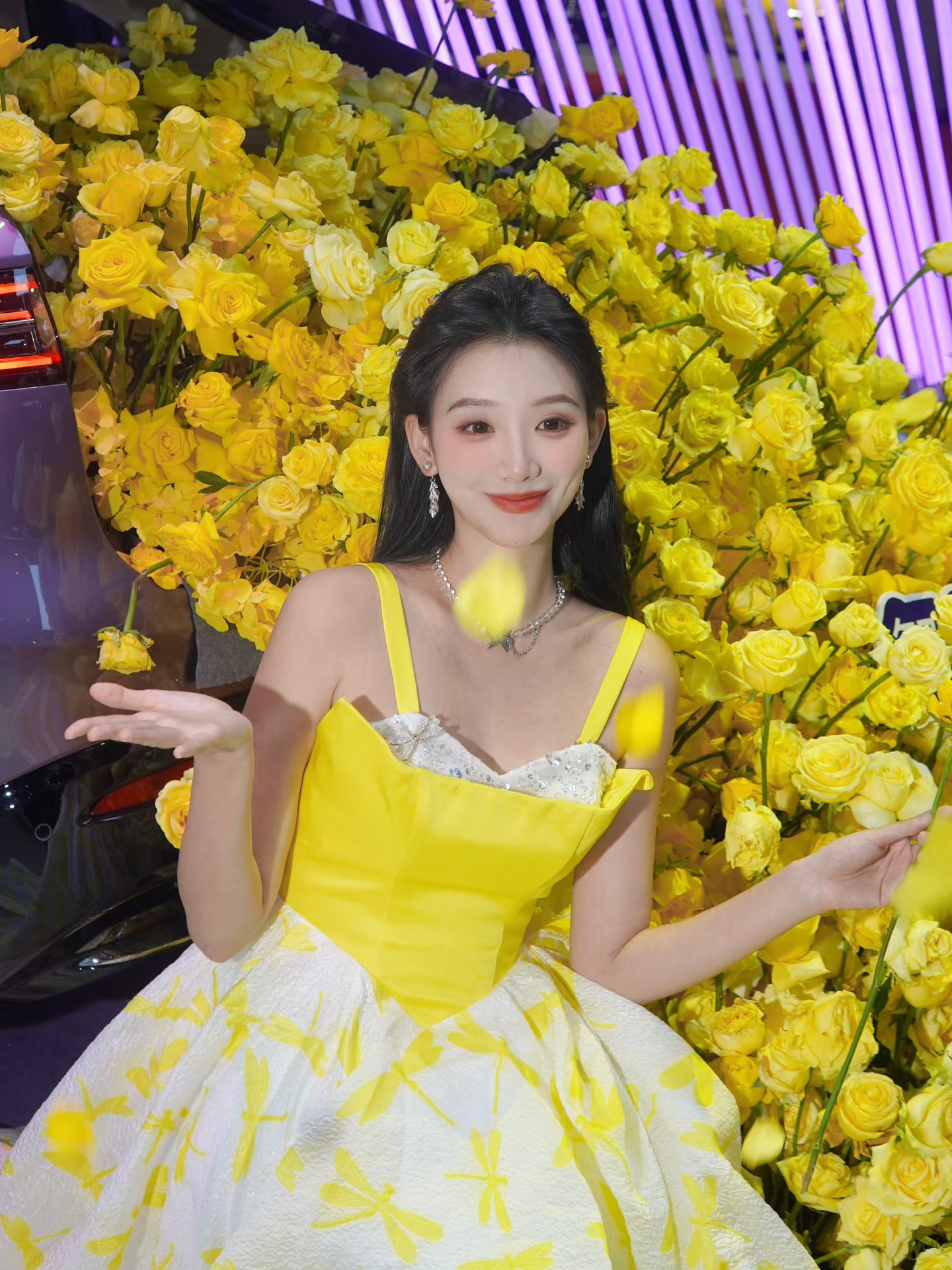 上海车展邂逅智界R7，刘亦菲同款真香警告