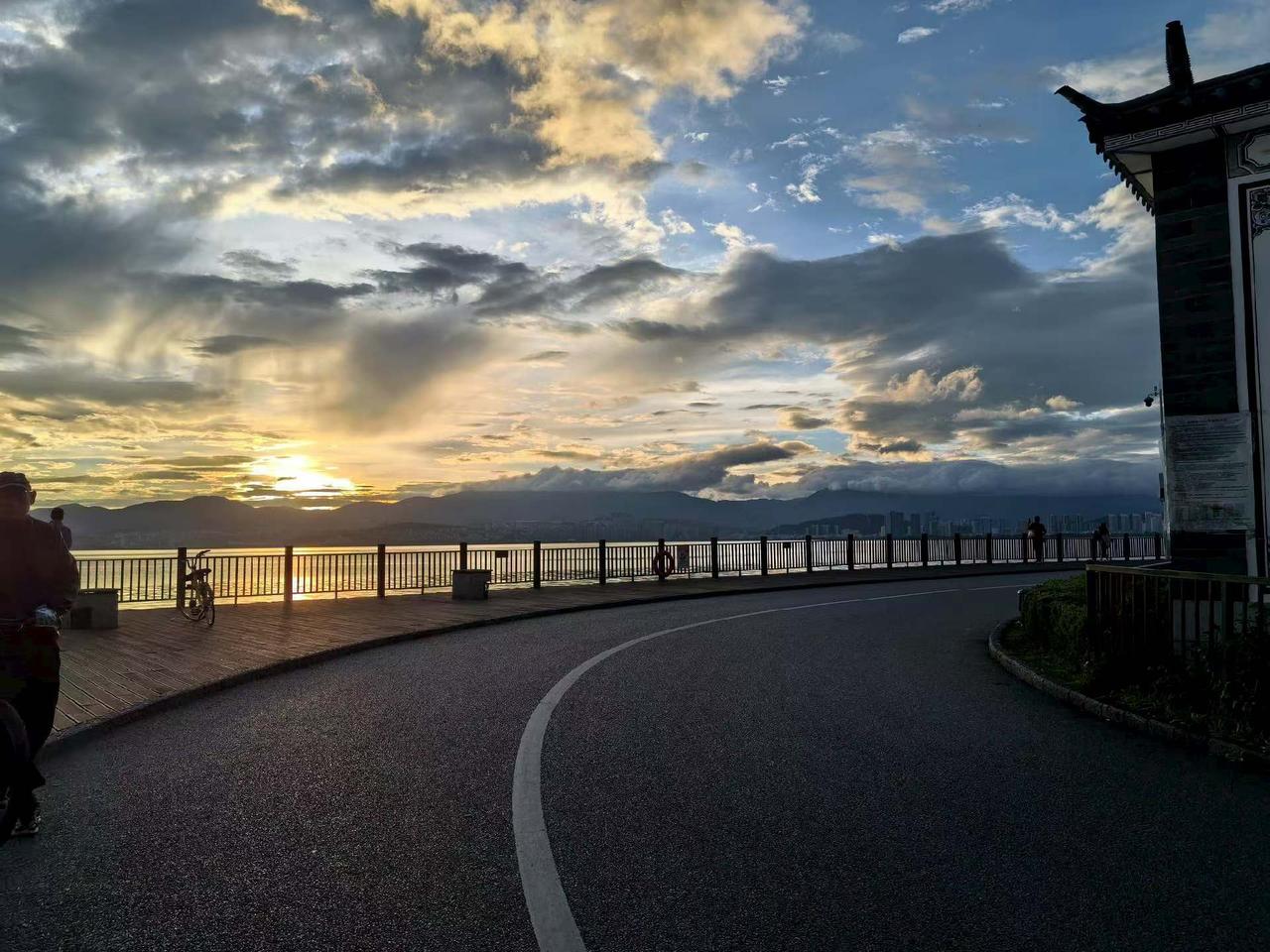 每日洱海