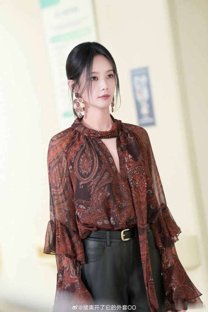 李一桐美人余首日热度22714李一桐美人余萤火单元最快破22000剧集李一桐《美