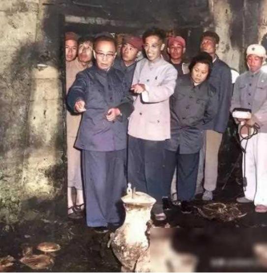 1958年，明史专家吴晗发掘完万历皇帝的定陵后，得寸进尺，又想挖明成祖朱棣的长陵