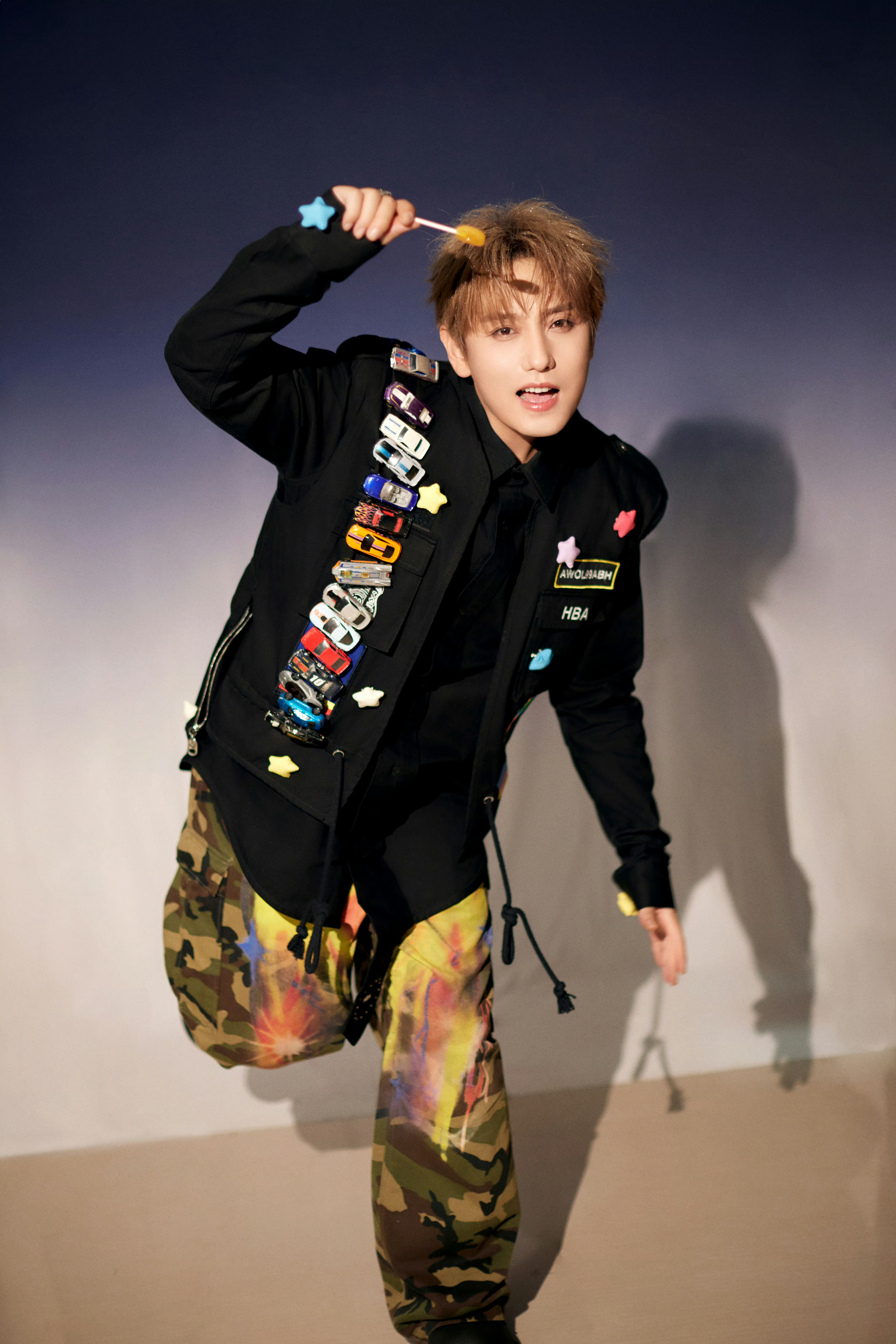 赵泳鑫新专叫赵泳鑫把名字写进专辑，哥也是很敢了。11首原创歌曲11种打开方式，像