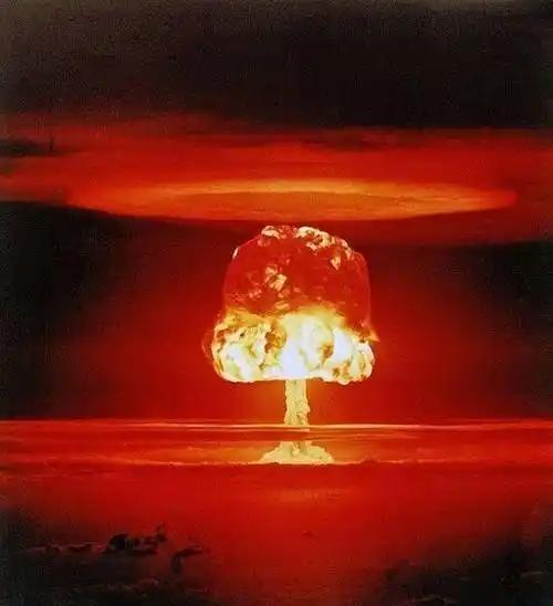 美国的操作太恶心了。CNN 21日又发了一篇“独家报道”，援引了“多位消息人士”