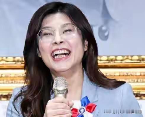 国民党这个草台班子很难登上大舞台的，尹乃菁离职不奇怪！
终究难成大事！
组织纪律