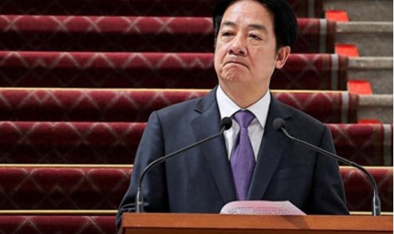 赖清德小人之心尽显！派台军作秀发勋章，大陆14亿人不答应！
 
赖清德开始对“抗