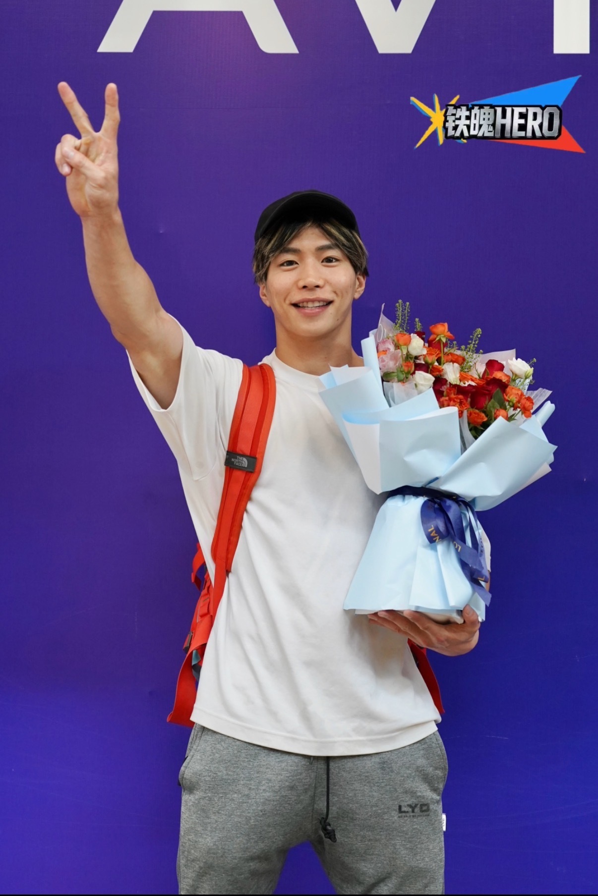 接到帅哥哥梶原飒/泰信队员啦，各位明天见！布莱泽奥特曼 ​​​