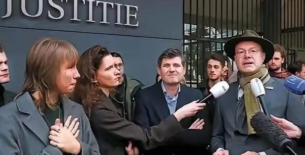 这一回中国可真要杀鸡给猴看了。中国实在忍无可忍，终于要杀鸡给猴看了，谁是这只鸡？