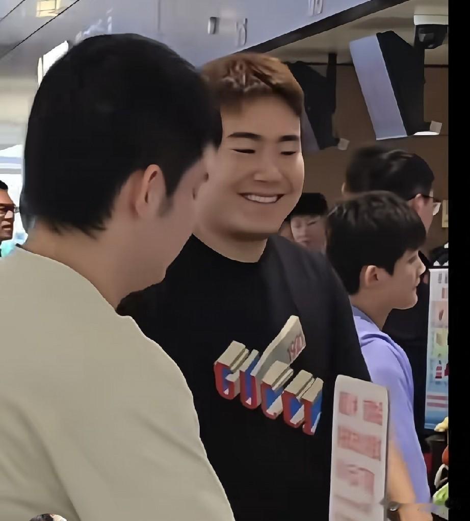 梁靖崑不参加26名古屋亚运会，为什么也要参加上海崇明集训？

今天看到梁靖崑和林