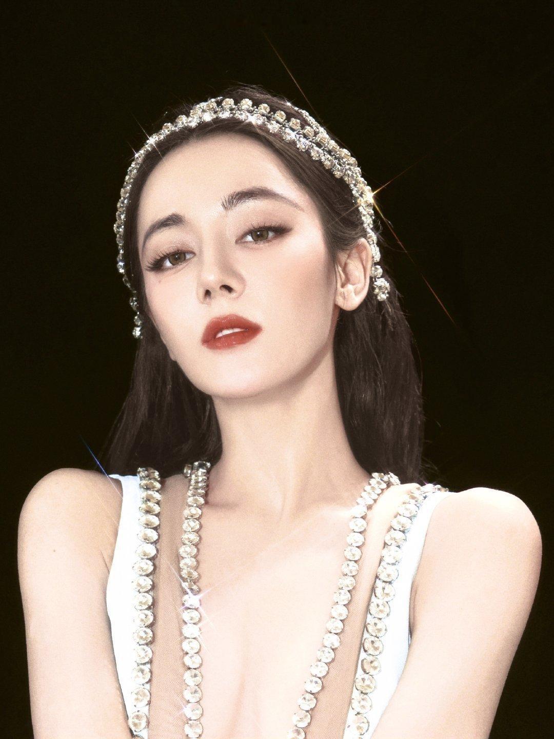 迪丽热巴今天星期巴迪丽热巴0603生日快乐 dlrb 今天星期巴 dlrb 迪丽