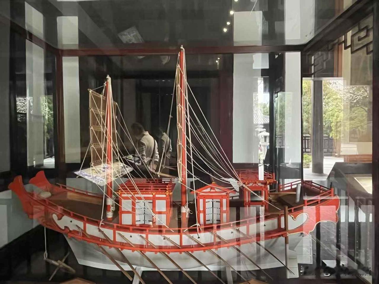 扬州大运河文化旅游度假区大明寺
鉴真纪念堂由梁思成设计，正殿仿唐招提寺金堂（梁思