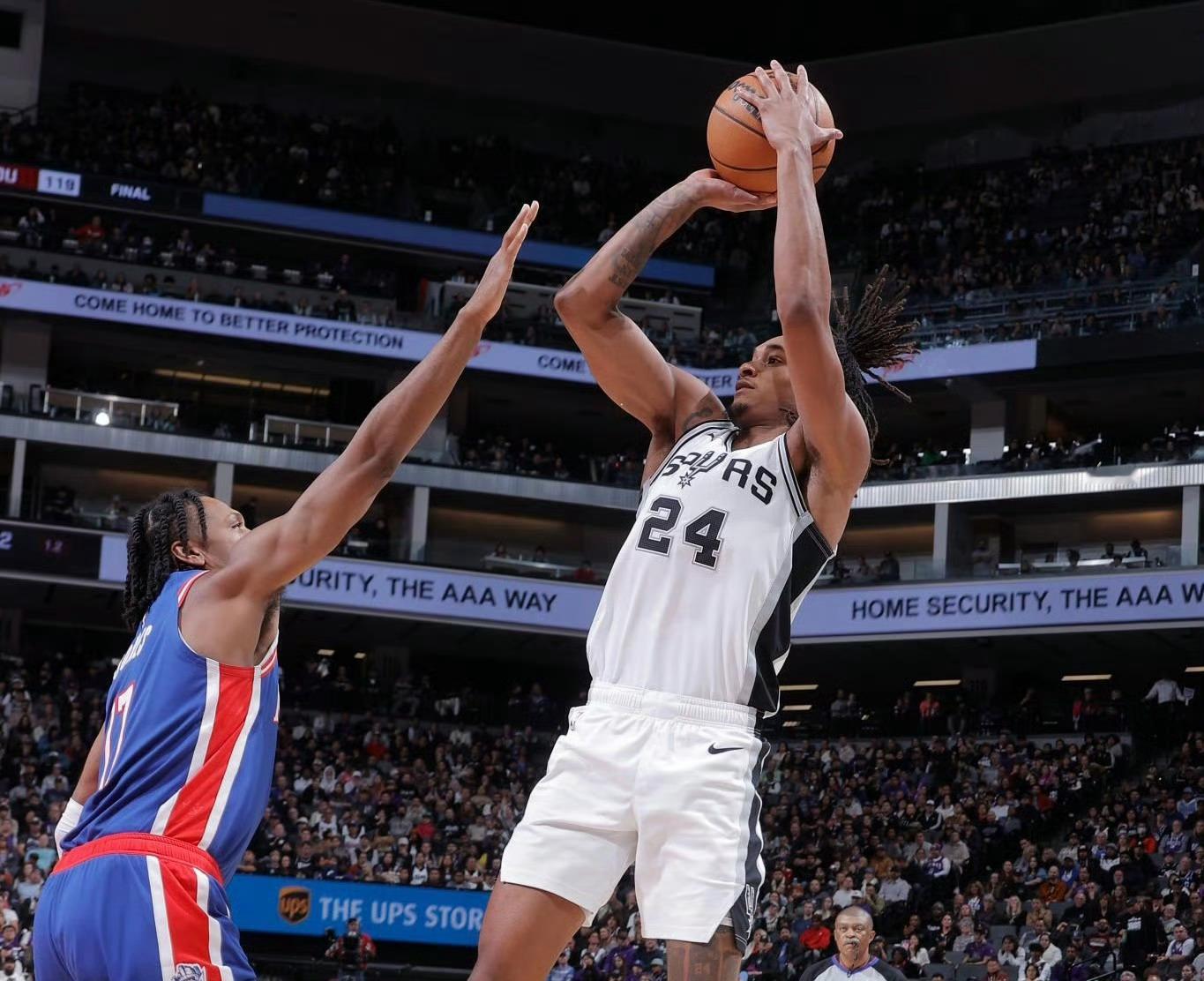 ⬜️ 比赛预告//GoSpursGo ⬛️⏰ 时间:明天9点（主场）🆚 对手: